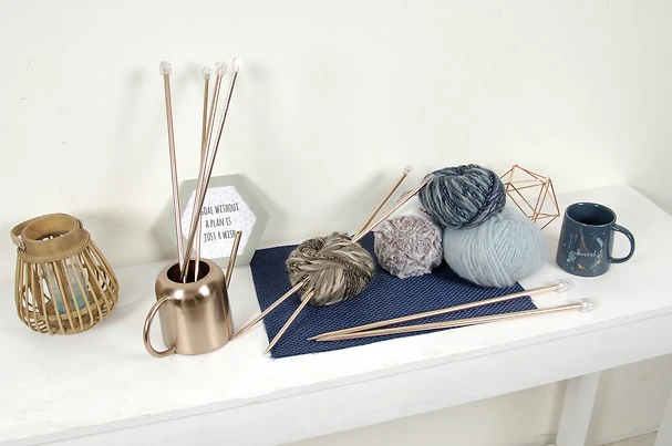Rose Gold Knitting Needles, 9 mm, box of 5 pairs